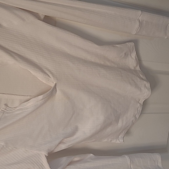 2 Long Sleeve undershirt And Grey Long Sleeve Bodysuit Set Never Worn - Picture 4 of 5